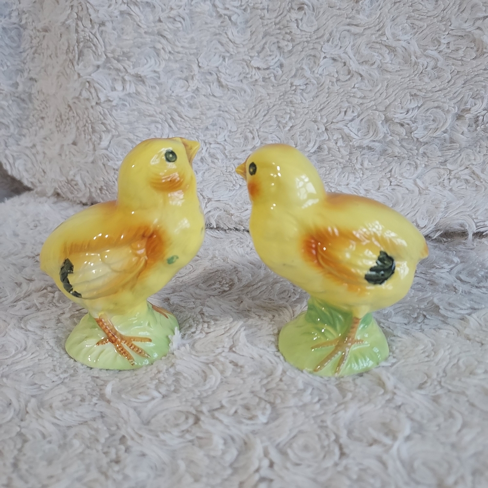 Midcentury Ceramics MCM Charming Easter Chicks Bird Salt & Pepper Shakers Kitsch - Picture 4 of 7